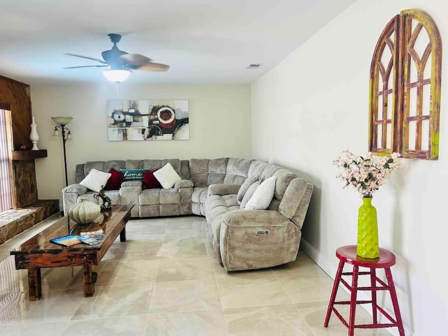 Villa Vintage Family Scape + Heated Pool&Discount à Tampa Extérieur photo