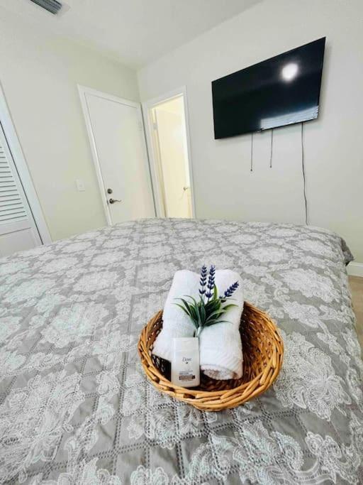 Villa Vintage Family Scape + Heated Pool&Discount à Tampa Extérieur photo