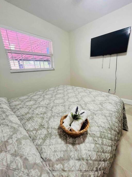 Villa Vintage Family Scape + Heated Pool&Discount à Tampa Extérieur photo