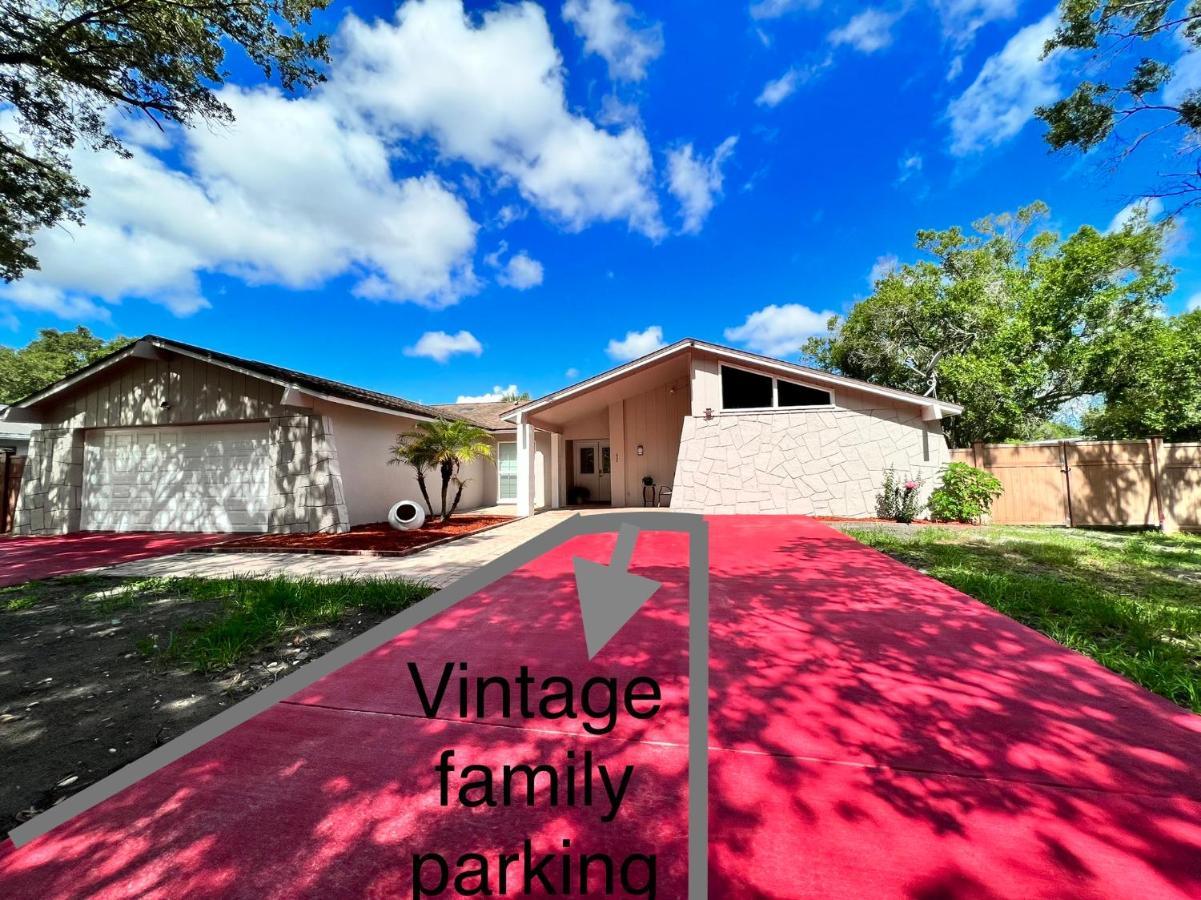 Villa Vintage Family Scape + Heated Pool&Discount à Tampa Extérieur photo